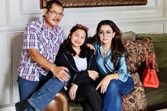 3 Berita Artis Terheboh: Anak Mayangsari Tak Mirip Bambang? Nikita Mirzani Sindir Rizieq - JPNN.COM