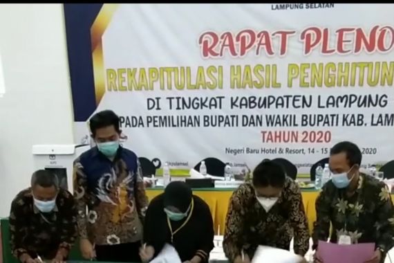 Hasil Rekapitulasi KPU, Nanang Ermanto-Pandu Kesuma Menangi Pilkada Lampung Selatan - JPNN.COM