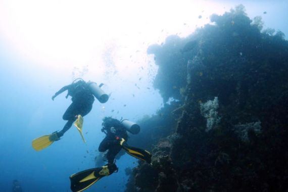 Pencinta Diving Harus Mengenal Barotrauma, Ini Gejalanya - JPNN.COM