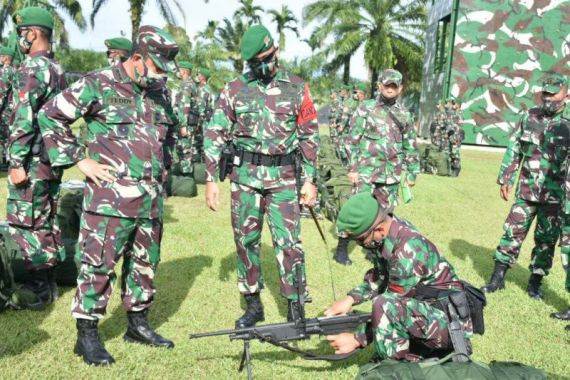Pasukan TNI dari Yonif Tombak Sakti Siap Bergerak, Semoga Sukses - JPNN.COM