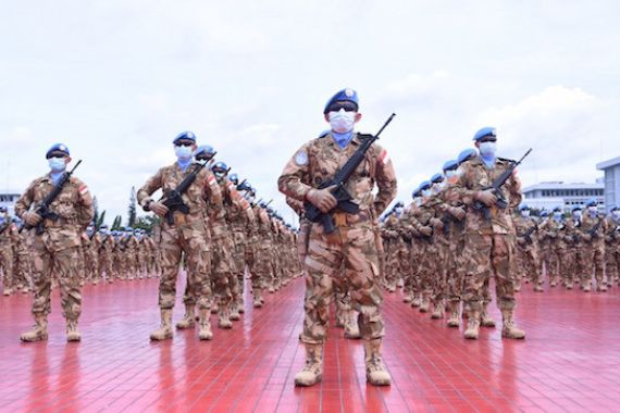 Lihat Nih, 1.090 Prajurit TNI Bersenjata Lengkap Siap Diberangkatkan, Semoga Berhasil - JPNN.COM
