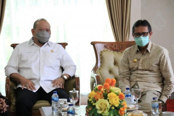 La Nyalla: Saya Secara Pribadi Mengacungkan Jempol untuk Presiden Jokowi - JPNN.COM