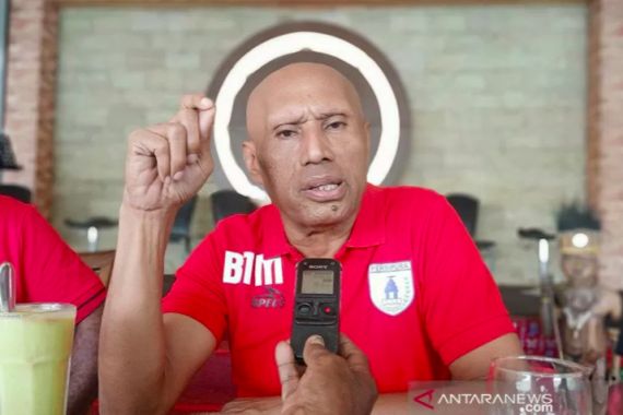 Ketua Umum Beberkan Alasan Persipura Absen di Piala Menpora 2021 - JPNN.COM