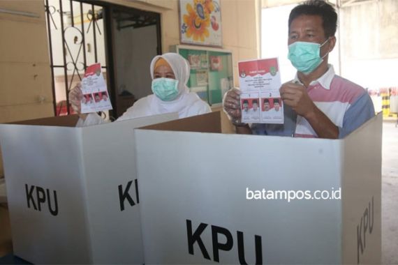 Pasutri Jadi Pemenang di Pilkada Serentak 2020, Suami Jadi Wali Kota, Istri Terpilih Sebagai Wagub - JPNN.COM