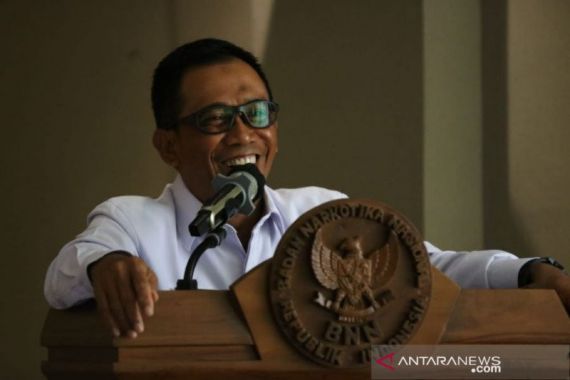 Brigjen Idris Kadir: BNN Menolak Wacana Melegalkan Ganja di Indonesia - JPNN.COM