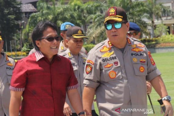 Irjen Petrus Reinhard Golose Ikut Melumpuhkan Teroris Dr Azahari - JPNN.COM