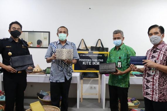 Bea Cukai Tangerang Tambah Izin Fasilitas KITE IKM - JPNN.COM