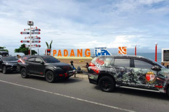 Pecinta Mobil Mitsubishi Pajero Tuntaskan Tour de Ranah Minang 2020 - JPNN.COM