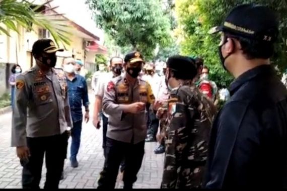 Densus Temukan Benda Berbahaya dari Tangan Terduga Teroris yang Ditangkap di Mojokerto - JPNN.COM