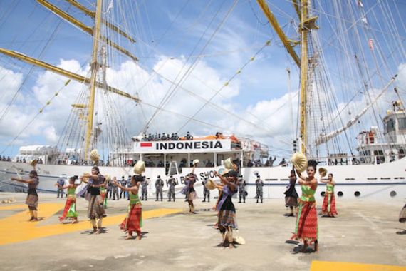 KRI Bima Suci Akhiri Pelayaran Etape Ke-10 di Kota Kupang - JPNN.COM