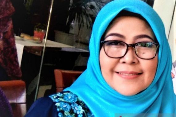 Melly Latifah Ungkap Faktor Penentu Kelekatan Ibu dan Anak, Orang Tua Wajib Baca - JPNN.COM