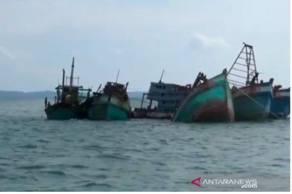Lima Kapal Asing Ditenggelamkan Kejaksaan di Laut Kepri, Satu dari Malaysia Selamat Tinggal! - JPNN.COM