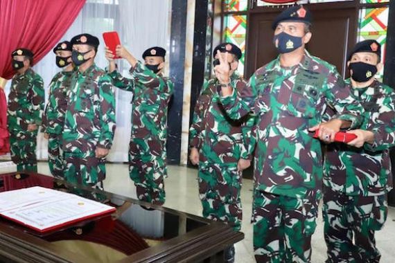 Marsekal Hadi Pimpin Penyerahan Jabatan Kasum TNI dan Sertijab Dua Pejabat Mabes TNI - JPNN.COM