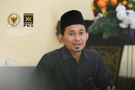 Hmmm, Bukhori Yusuf Sudah Mengundurkan Diri dari PKS - JPNN.COM