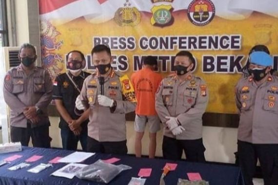 Detik-Detik Penyamaran Polisi Bongkar Kasus Begal Bercelurit di Bekasi - JPNN.COM