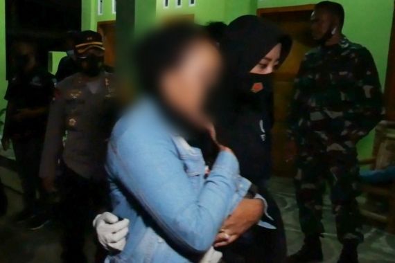Jelang Ganti Tahun, Pasangan Mesum Tepergok Sedang Begituan di Indekos, Barang Buktinya Parah - JPNN.COM
