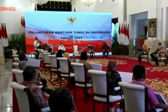 Presiden Jokowi Meminta Jajarannya Jangan Sunat Bansos - JPNN.COM
