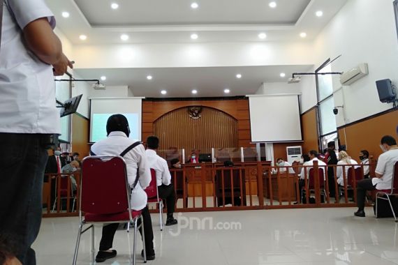 Sidang Praperadilan Habib Rizieq Dilanjutkan Besok, Pengacara Sempat Kecewa - JPNN.COM