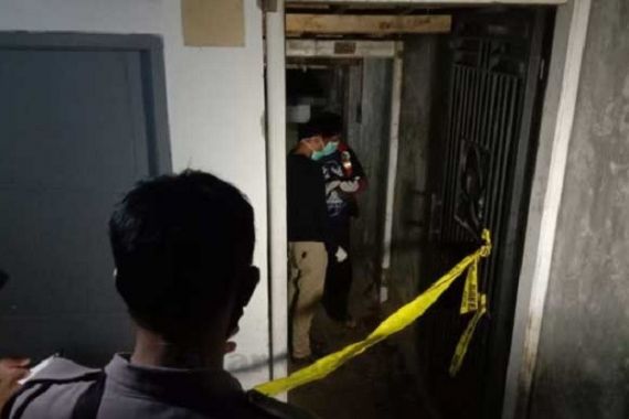 Sepasang Kekasih Berada di Kamar Indekos, Ita Terkejut, Teriak Histeris - JPNN.COM