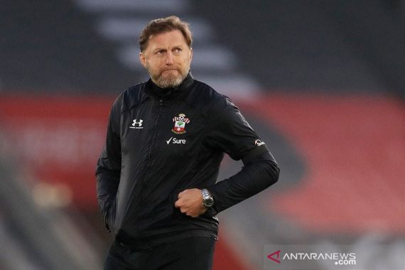 Kejadian Langka, Pelatih Southampton Sampai Meneteskan Air Mata - JPNN.COM