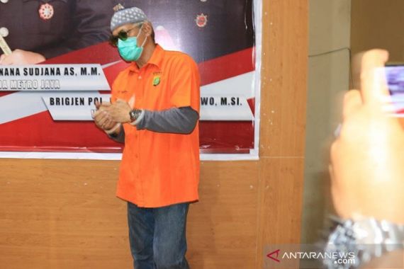 Tio Pakusadewo Dituntut 2 Tahun Penjara - JPNN.COM