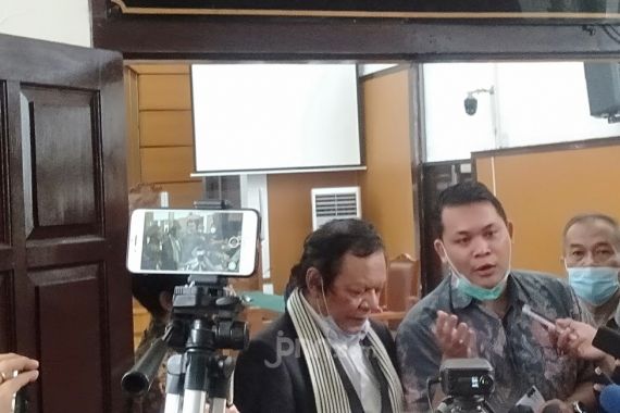 Pengacara Habib Rizieq Serahkan 40 Bukti di Sidang Praperadilan, Termasuk Ini - JPNN.COM