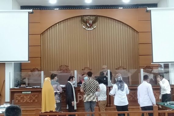 Sidang Praperadilan, Kubu Habib Rizieq Keluhkan Pengetatan PSBB - JPNN.COM