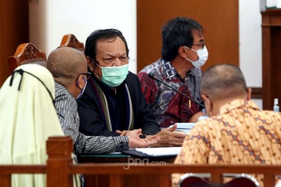 Sidang Gugatan Praperadilan Habib Rizieq Diputuskan Siang Ini, Simak Reaksi Aziz Yanuar - JPNN.COM