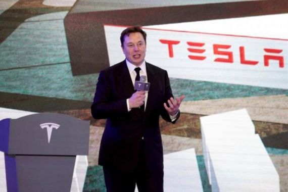 Tesla dan Elon Musk Digugat Oleh Pemegang Saham - JPNN.COM
