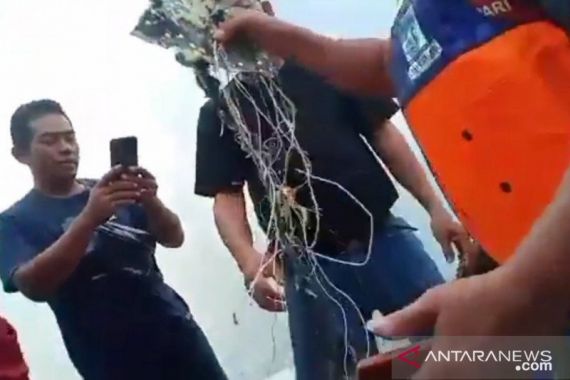 Kesaksian Nelayan Melihat Sriwijaya Air SJ182 Jatuh, Ya Tuhan - JPNN.COM