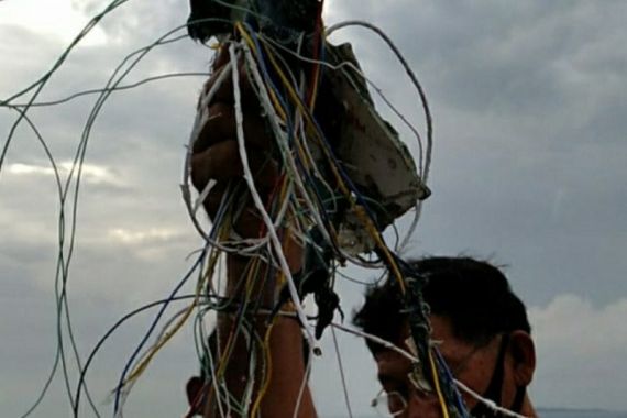 Ditemukan Kabel dan Serpihan Diduga Milik Pesawat Sriwijaya yang Hilang Kontak - JPNN.COM