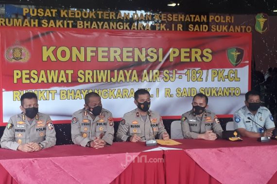 7 Kantong Jenazah Korban Sriwijaya SJ182 Diterima Tim DVI, Begini Penjelasan Polisi - JPNN.COM