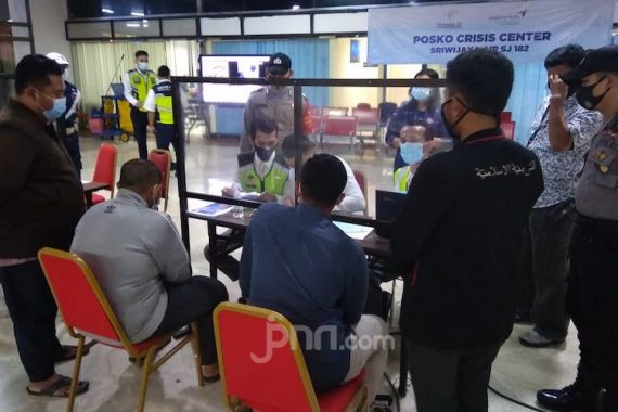 Jasa Raharja Serahkan Santunan kepada 17 Ahli Waris Korban Sriwijaya Air SJ182 - JPNN.COM