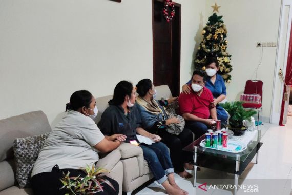 Ayah Penumpang Sriwijaya Air SJ-182: Belum Tahu Kabar Pastinya - JPNN.COM