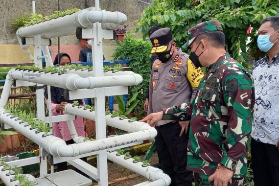 Tekan Penyebaran Covid-19, Kapolda Metro dan Pangdam Jaya Kompak Lakukan Ini - JPNN.COM