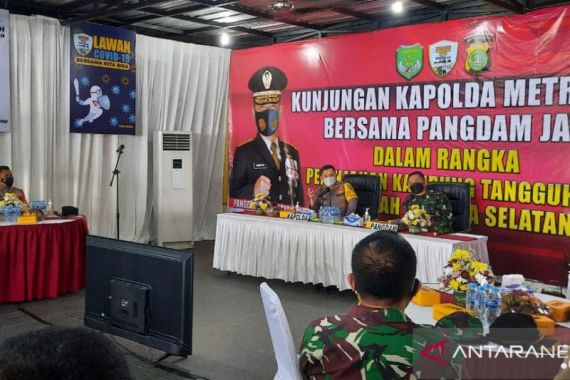 Irjen Fadil & Mayjen Dudung Turun Langsung ke Kampung Tangguh Jaya - JPNN.COM