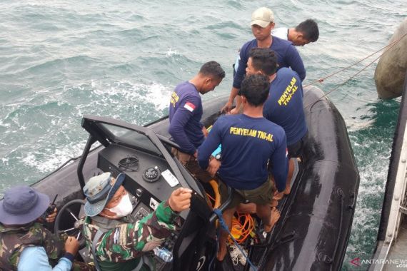 Kesaksian Tim Penyelam saat Mencari Kotak Hitam Sriwijaya Air SJ-182, Mereka Melihat... - JPNN.COM