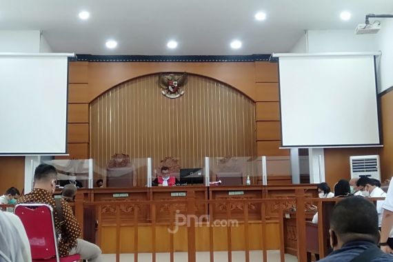 Hakim Tolak Praperadilan Habib Rizieq: Penetapan Status Tersangka Sah - JPNN.COM