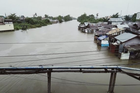 Hujan Deras Mengguyur, Kota Seribu Sungai Pun tak Kuasa Membendung Banjir - JPNN.COM