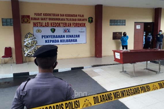 Tragedi Sriwijaya Air: Heningnya Suasana Penyerahan Jenazah Habul Yamin - JPNN.COM