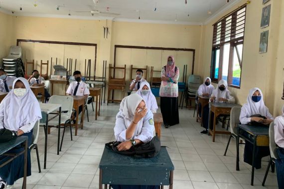 KPAI: SKB Tiga Menteri Beri Kebebasan Guru dan Siswa Memakai Seragam Sekolah - JPNN.COM