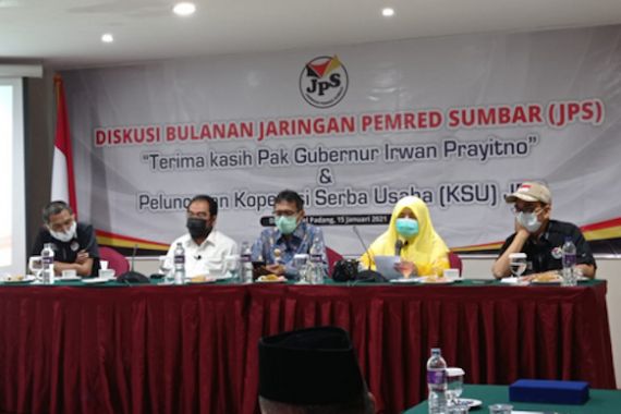 Kisah Nevi Zuairina Membersamai 10 Tahun Kepemimpinan Irwan Prayitno di Sumbar - JPNN.COM