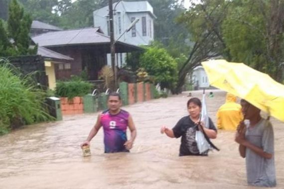 Pray for Manado: 5 Meninggal Dunia, 1 Hilang, 500 Mengungsi - JPNN.COM