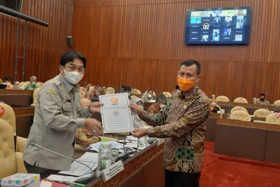 Inilah Sederet Catatan Drh Slamet untuk Program Pupuk Bersubsidi dan Kartu Tani - JPNN.COM