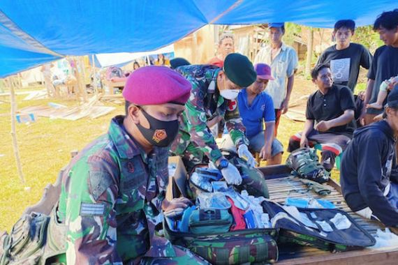 Batalyon Kesehatan TNI Bantu Pengobatan Kepada Korban Gempa Sulbar - JPNN.COM