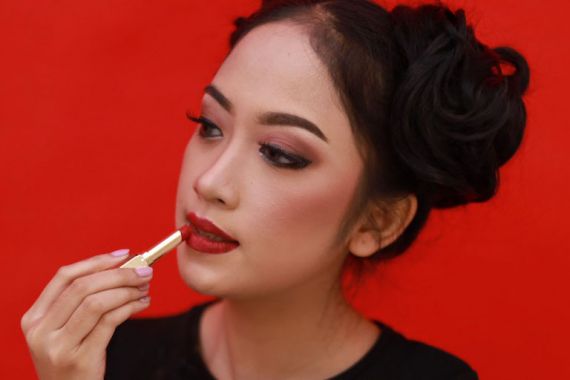 4 Sebab Lipstik Tidak Bertahan Lama di Bibir - JPNN.COM