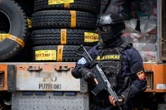 Laksanakan Arahan Presiden Jokowi, Bea Cukai Gencarkan Perang Melawan Narkotika - JPNN.COM