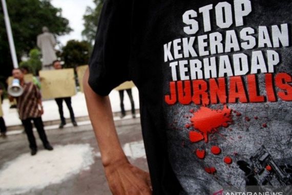 Kontraktor dan Pekerja Jadi Tersangka Penganiayaan Wartawan, Langsung Ditahan - JPNN.COM