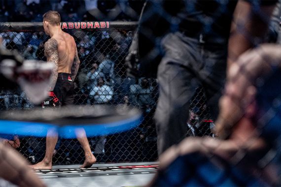 UFC 257: Conor McGregor Bertekuk Lutut di Kaki Dustin Poirier - JPNN.COM