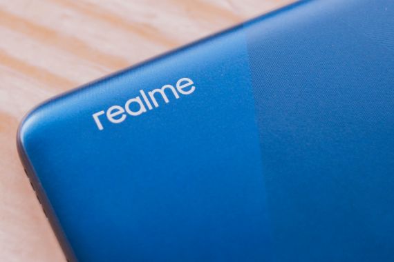 Laptop Pertama Realme Bakal Diluncurkan Tahun Ini - JPNN.COM